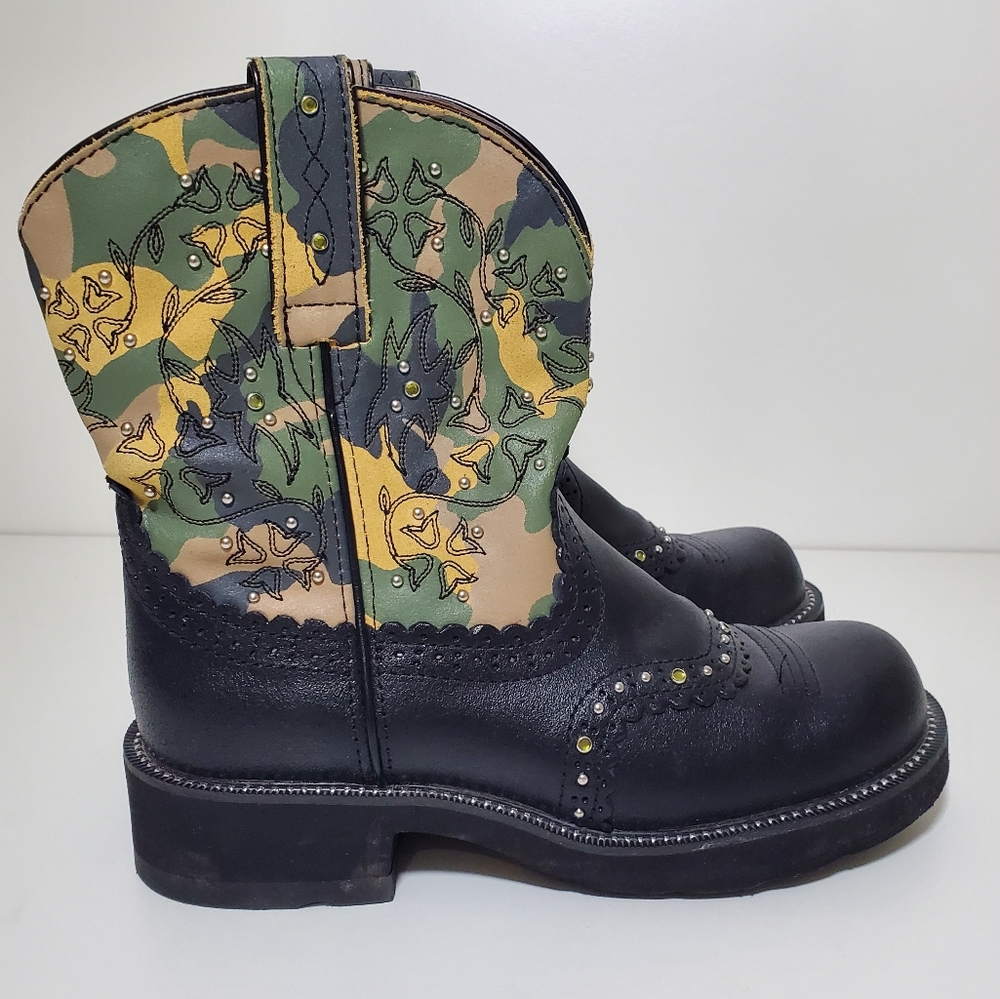 •ARIAT• Fatbaby Camo Western Studded Cowboy Boots